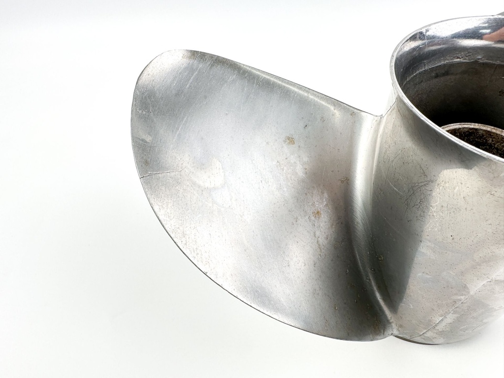 Yamaha Stainless Steel 3 Blade Prop Propeller 15 1/4" x 17P LH Counter