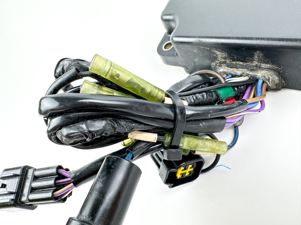 1999 Yamaha 200 HP 2 Stroke Outboard C.D.I CDI Assembly 67H-85540-00-00 OEM