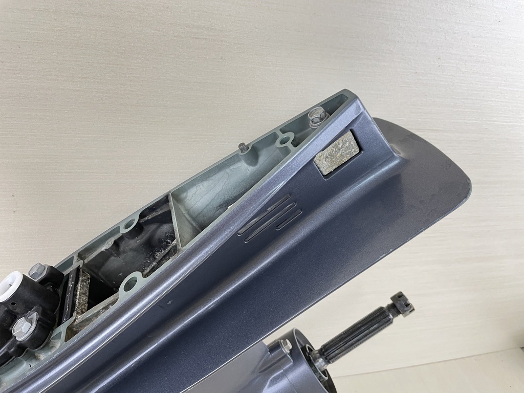 2007 Yamaha 60HP Outboard 20" Long Lower Unit Gear Case RH 69W-45300-00-4D