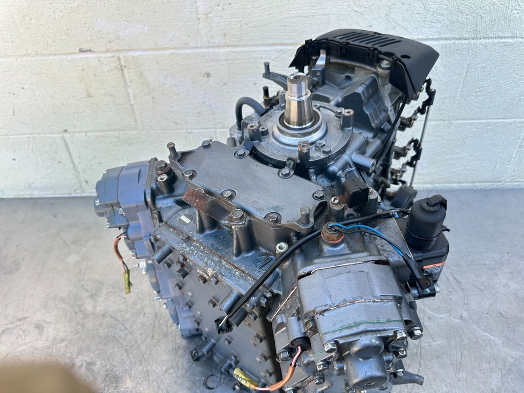 1999 Yamaha 200HP OX66 2 Stroke Outboard Powerhead 67H-15100-00-94 OEM