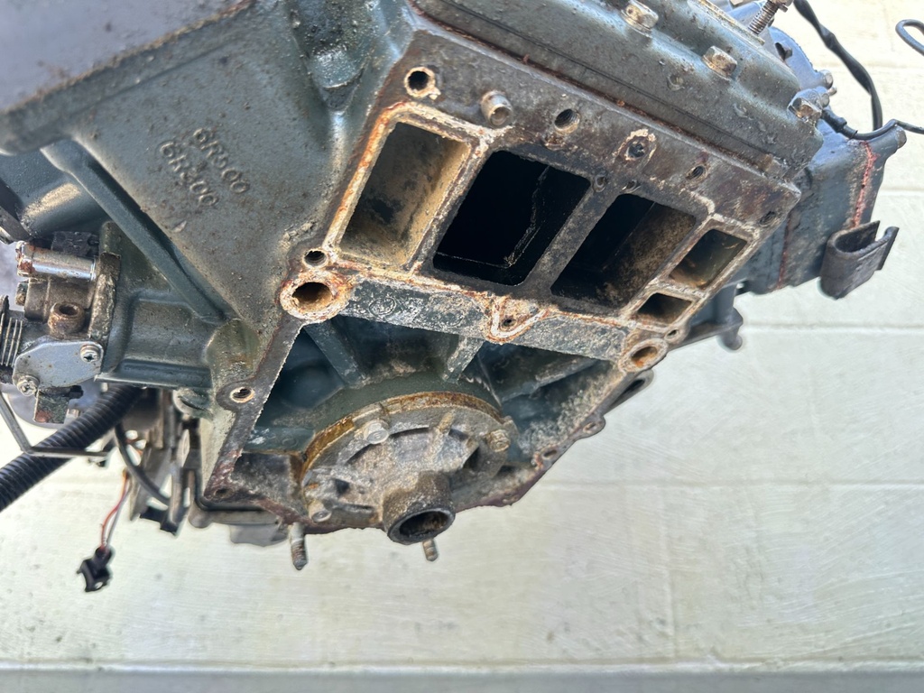 1999 Yamaha 200HP OX66 2 Stroke Outboard Powerhead 67H-15100-00-94 OEM