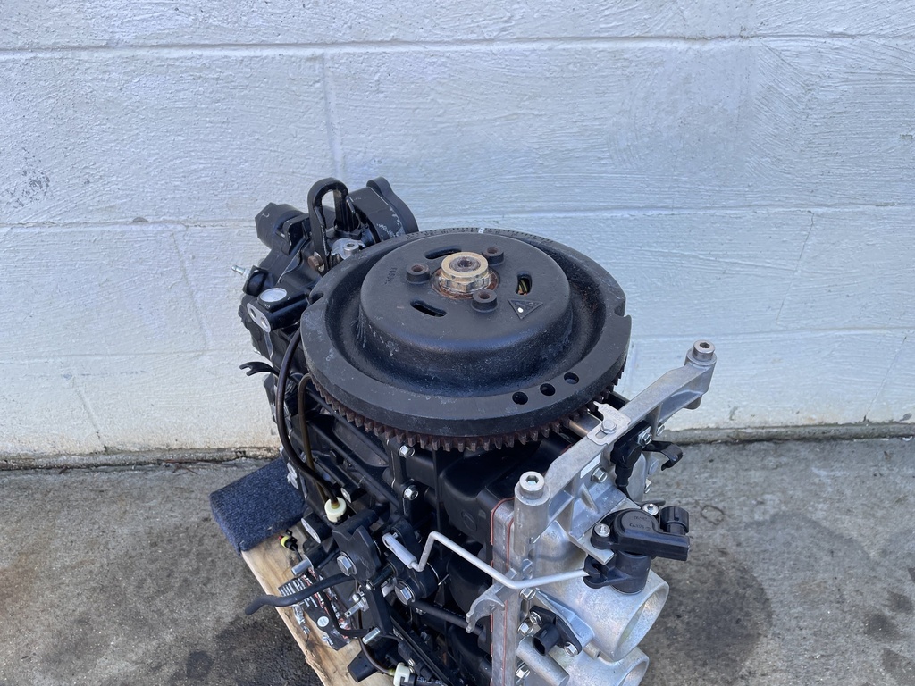 2007 Evinrude Etec 90HP 2 Stroke Outboard Engine Crankcase Powerhead Assembly 5006742 