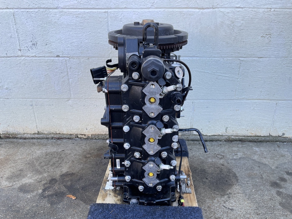 2007 Evinrude Etec 90HP 2 Stroke Outboard Engine Crankcase Powerhead Assembly 5006742 