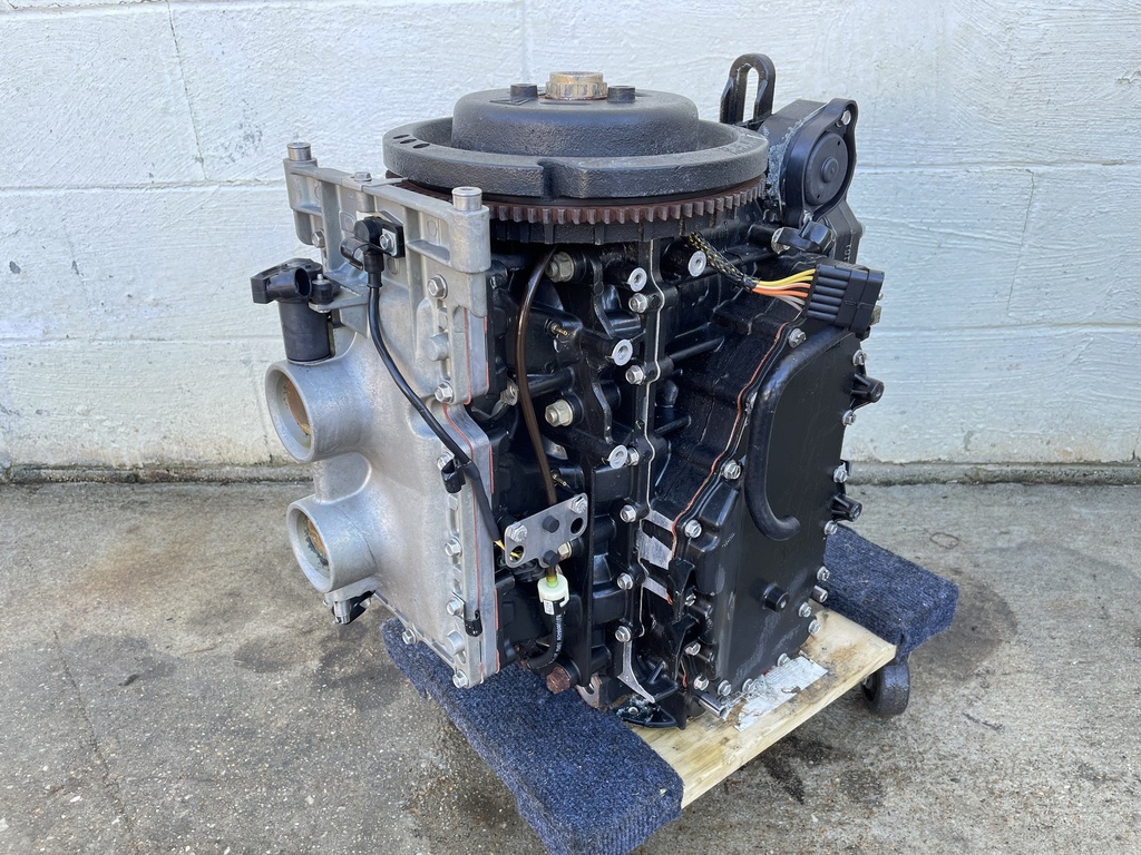 2007 Evinrude Etec 90HP 2 Stroke Outboard Engine Crankcase Powerhead Assembly 5006742 