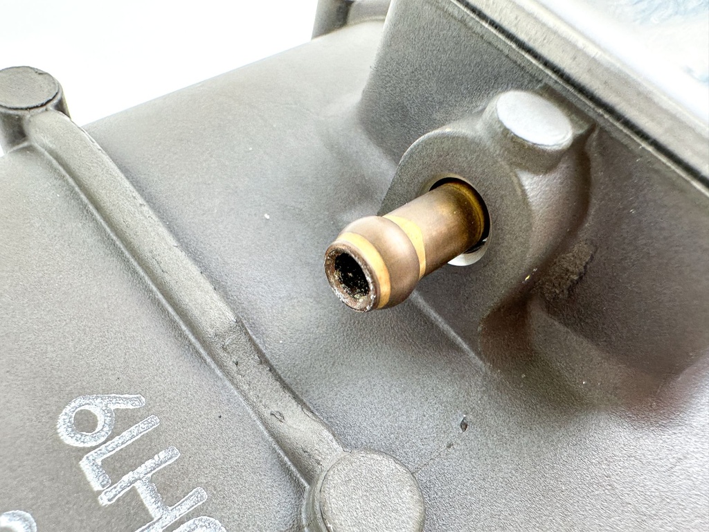 Yamaha F200 200HP 4 Stroke Outboard VST Float Chamber Assembly 6LH-14180-00-00 Like New