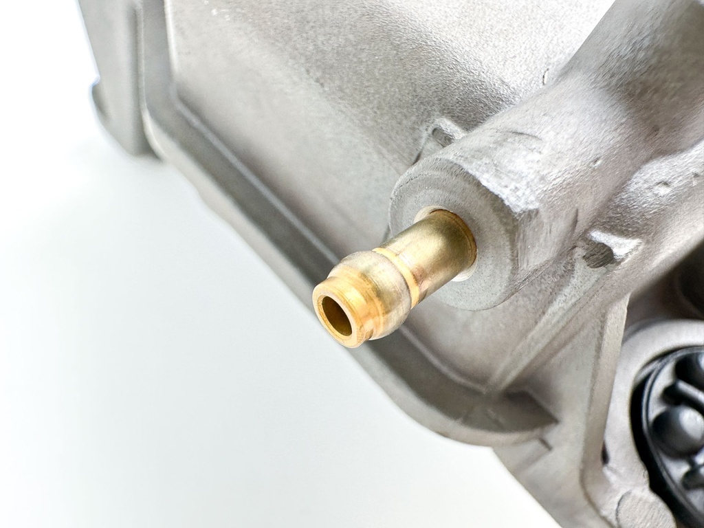 Yamaha F200 200HP 4 Stroke Outboard VST Float Chamber Assembly 6LH-14180-00-00 Like New