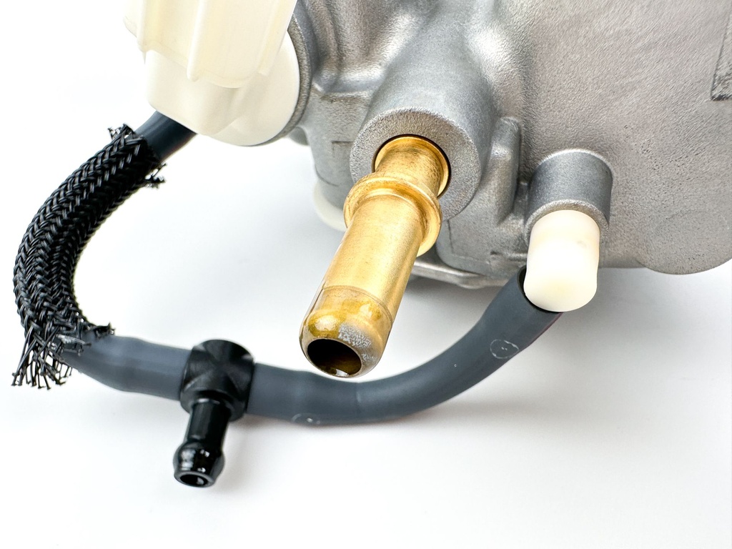 Yamaha F200 200HP 4 Stroke Outboard VST Float Chamber Assembly 6LH-14180-00-00 Like New