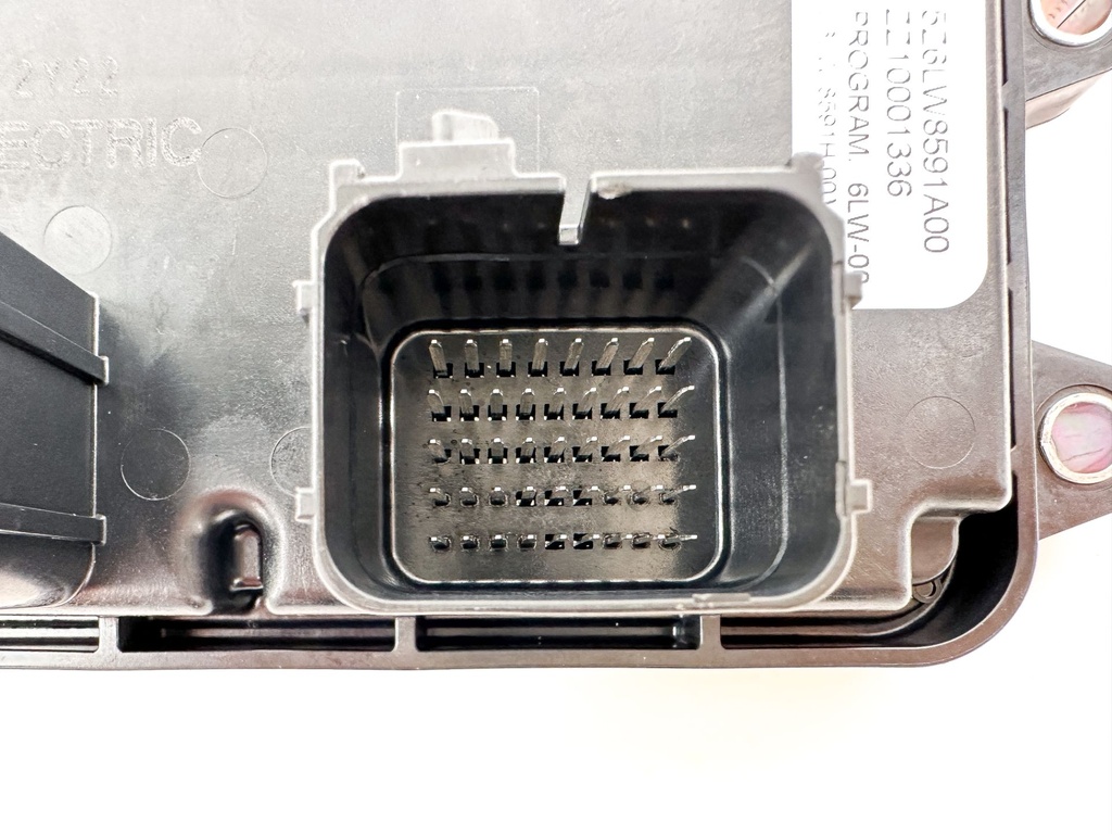 2022 Yamaha 200 HP 4 Stroke Outboard ECU Engine Control Unit 6LW-8591A-00-00 OEM