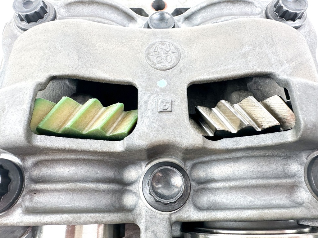 2022 Yamaha 200 HP 4 Stroke Outboard Balancer Assembly 6DA-11500-00-00 OEM