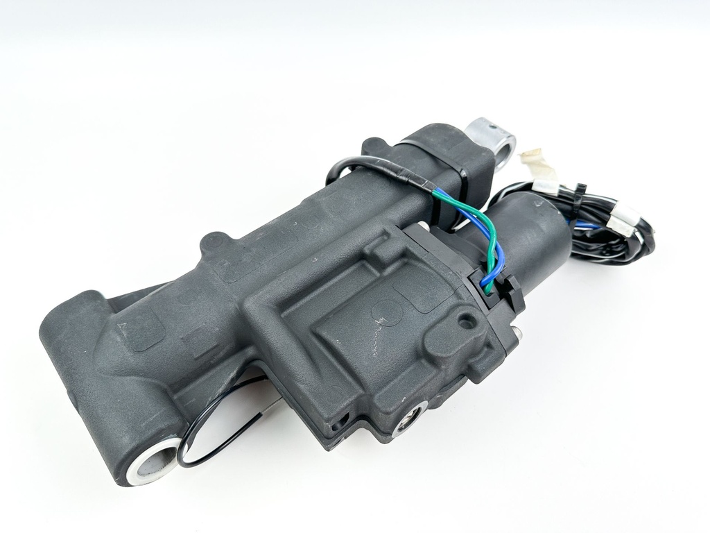 2022 Yamaha 200 HP 4 Stroke Outboard Power Trim Tilt Unit 6LH-43800-00-00 Like New