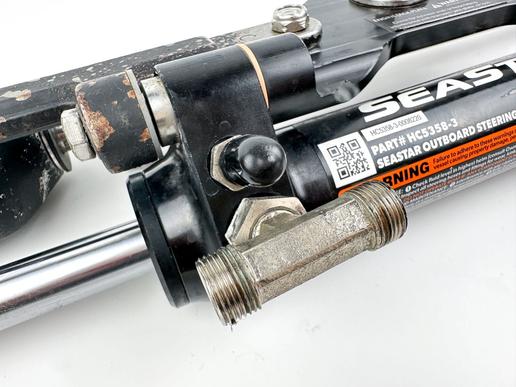 SeaStar HC5358-3 Outboard Hydraulic Steering Cylinder Front Mount Assembly