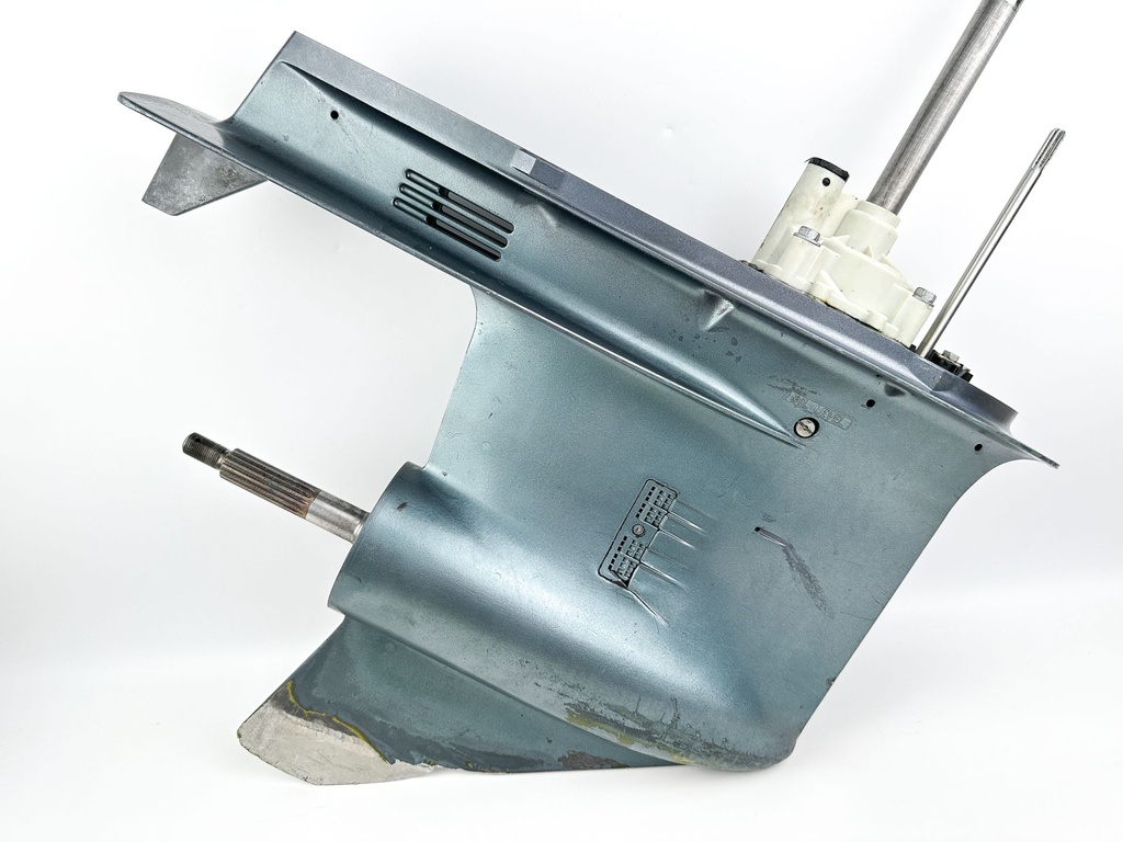 2004 + Yamaha 150HP 4 Stroke 25" Shaft Lower Unit Gear Case 63P-45300-17-8D RH