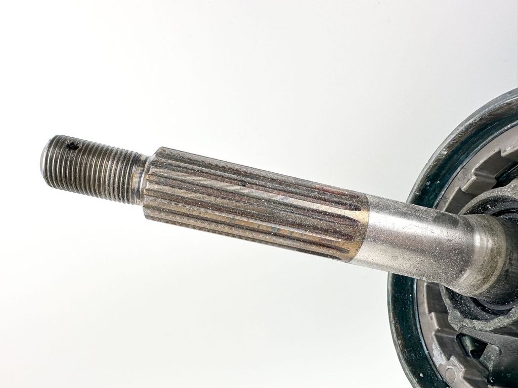 2004 + Yamaha 150HP 4 Stroke 25" Shaft Lower Unit Gear Case 63P-45300-17-8D RH