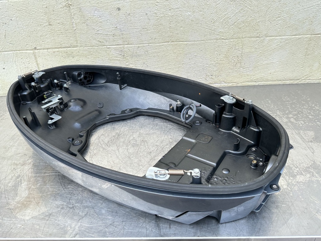 2022 Yamaha 200 HP 4 Stroke Outboard Bottom Cowling Pan 6LH-42710-00-8D OEM