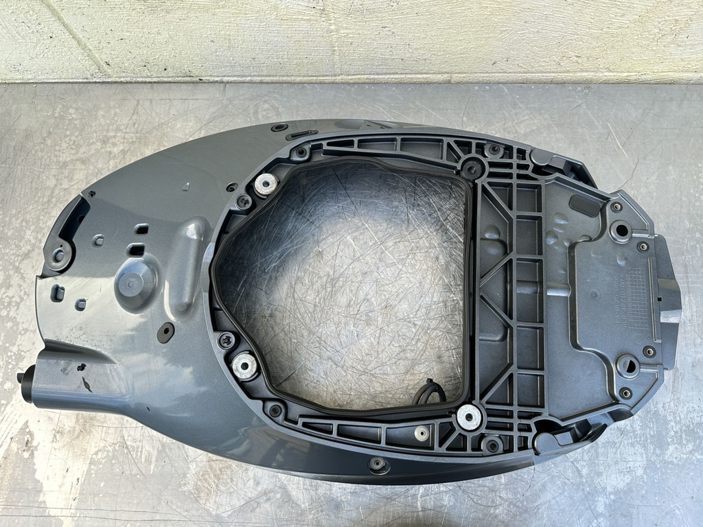 2022 Yamaha 200 HP 4 Stroke Outboard Bottom Cowling Pan 6LH-42710-00-8D OEM