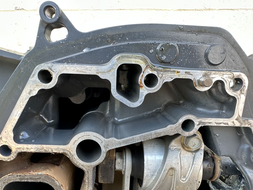 2013 Yamaha 250 HP 4 Stroke Outboard Complete Midsection & Swivel Bracket 6CE-41137-00-CA OEM