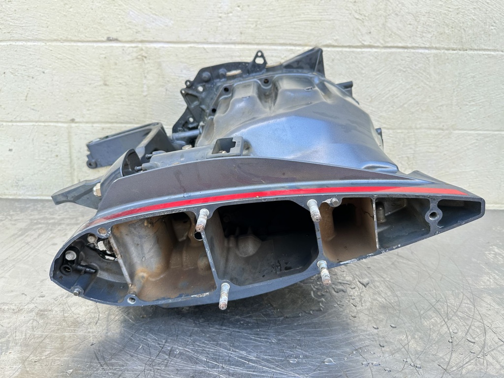 2013 Yamaha 250 HP 4 Stroke Outboard Complete Midsection & Swivel Bracket 6CE-41137-00-CA OEM