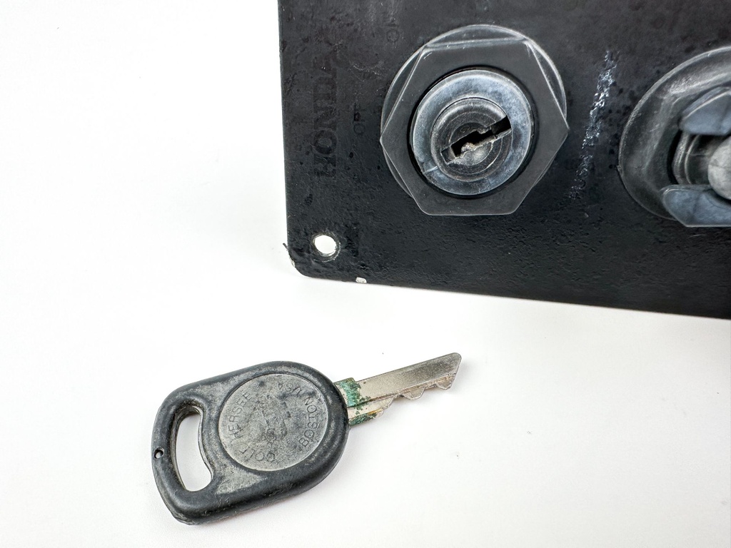 Honda Outboard Single Engine Key Ignition Switch Assembly with Key
