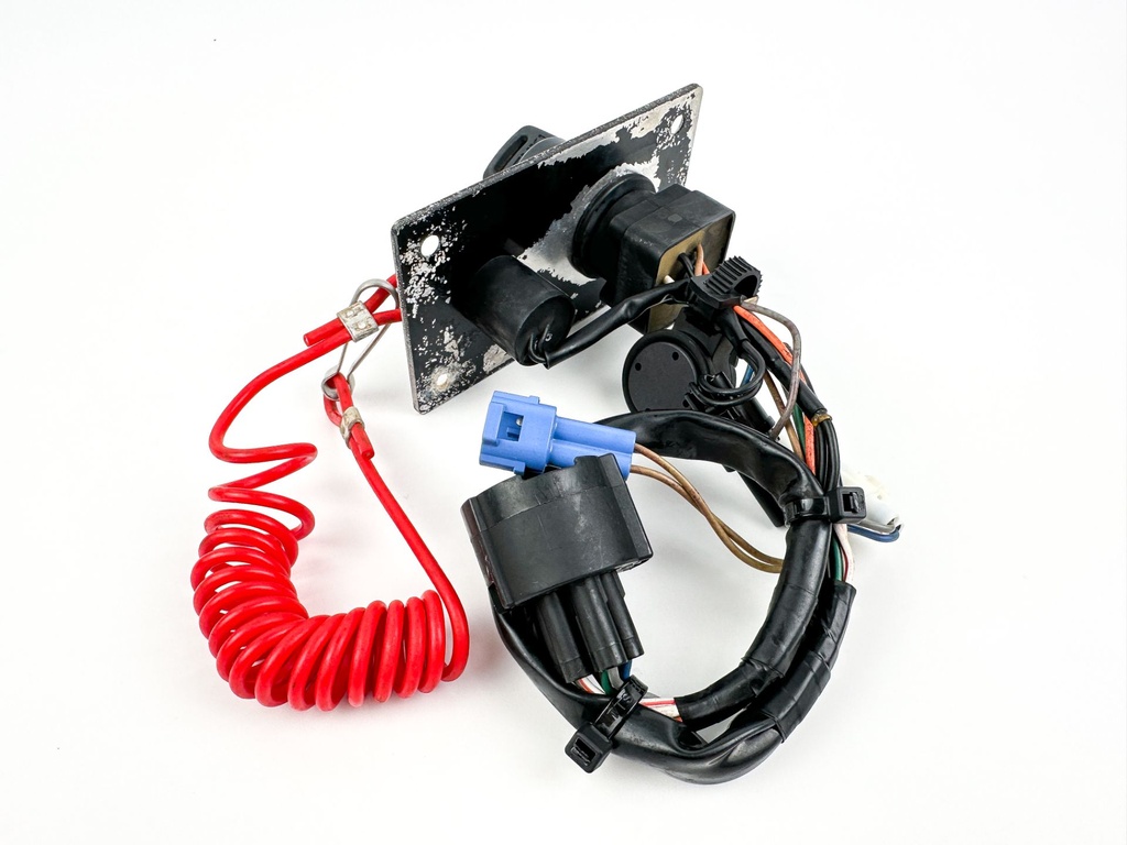 Suzuki Outboard Outboard Key Switch Assembly With Key - 8 Pin