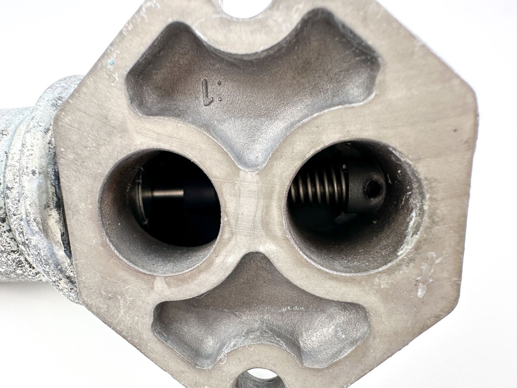 2007 Suzuki 115 HP 4 Stroke Outboard IAC Idle Air Control Valve 18137-77E00 OEM