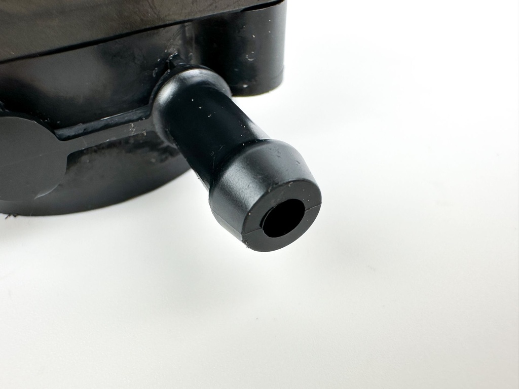 2007 Suzuki 115 HP 4 Stroke Outboard Fuel Pump 15100-90J11 OEM