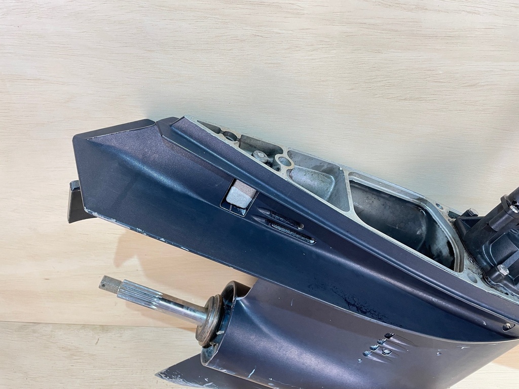 2000 Evinrude Ficht 175HP V6 20" Lower Unit RH Gear Case Assembly