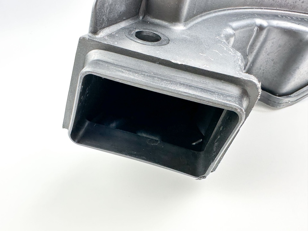 2007 Suzuki 115 HP 4 Stroke Outboard Intake Air Silencer Assembly 13810-90J01 OEM