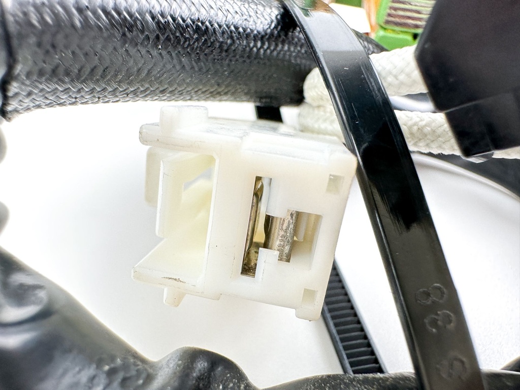 2005 Suzuki 90 HP 4 Stroke Outboard Stator Charging Coil 32120-90J10 OEM