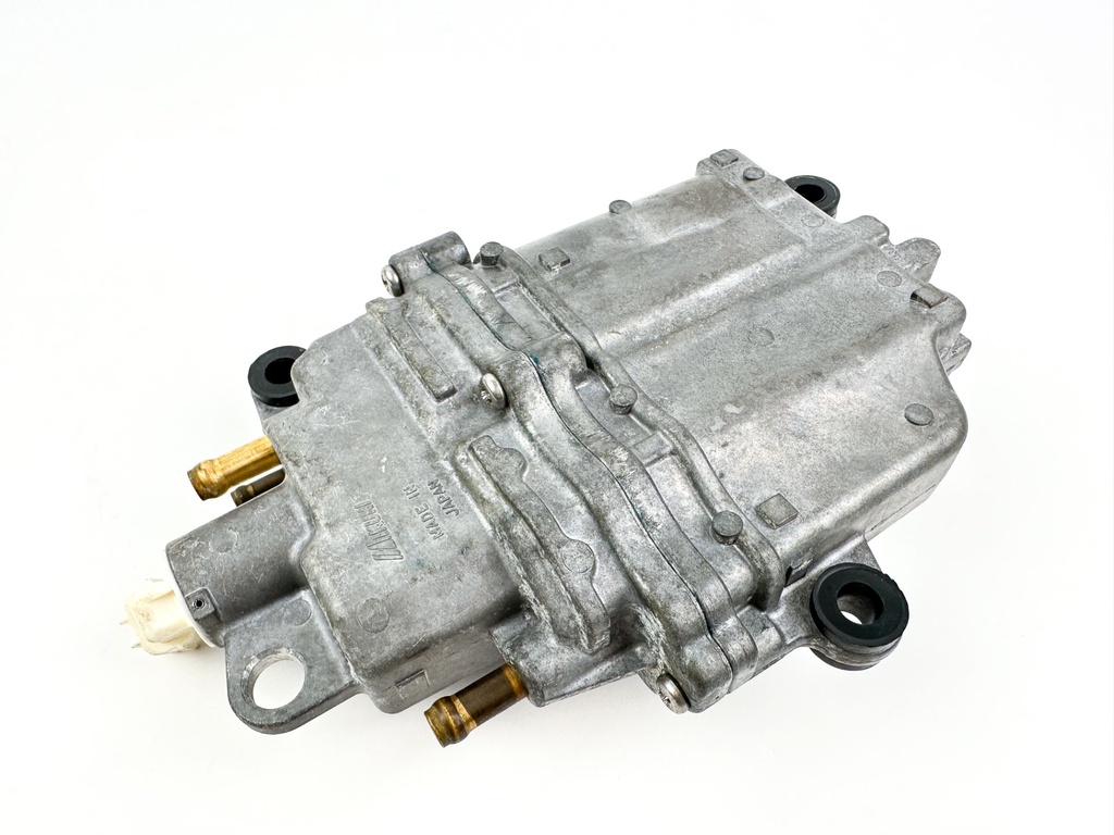 2007 Suzuki 115 HP 4 Stroke Outboard Vapor Separator Tank VST 15600-90J01 OEM