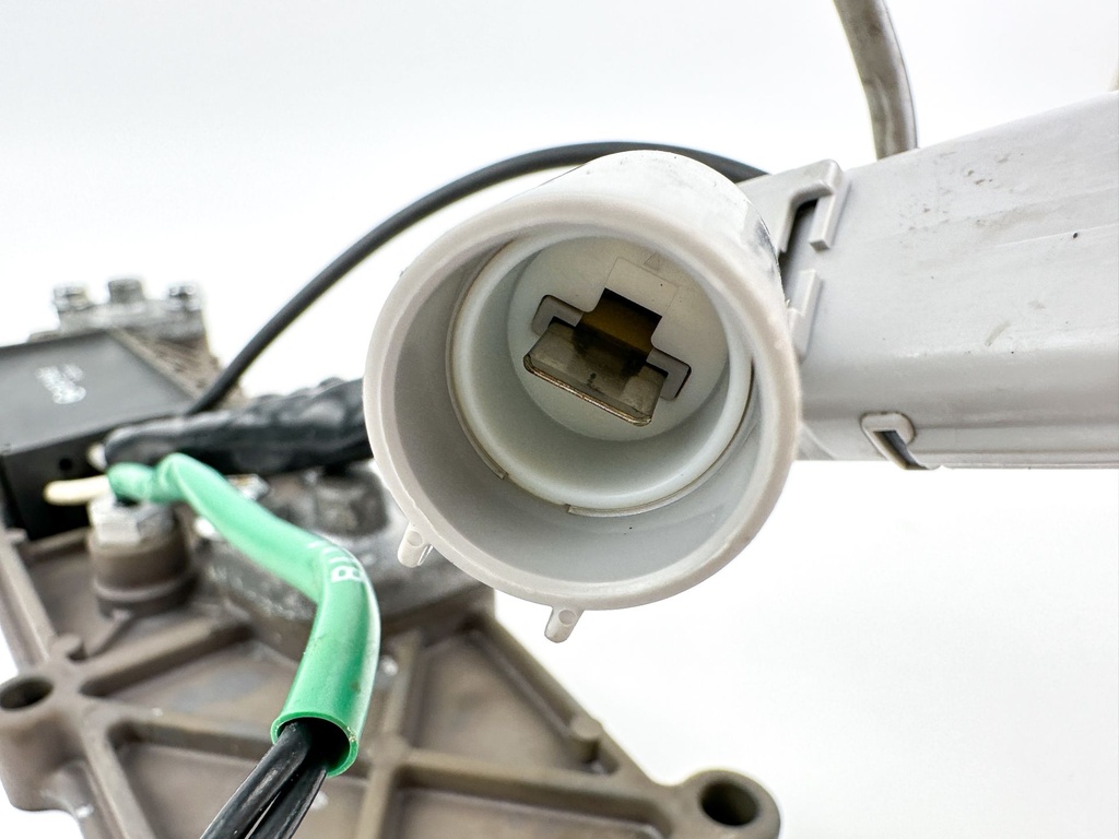 2007 Suzuki 115 HP 4 Stroke Outboard Rectifier & Regulator 32800-90J30 OEM