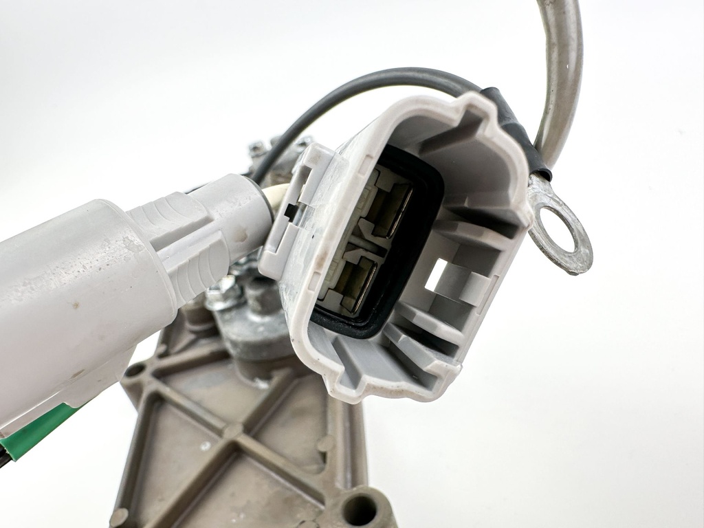 2007 Suzuki 115 HP 4 Stroke Outboard Rectifier & Regulator 32800-90J30 OEM