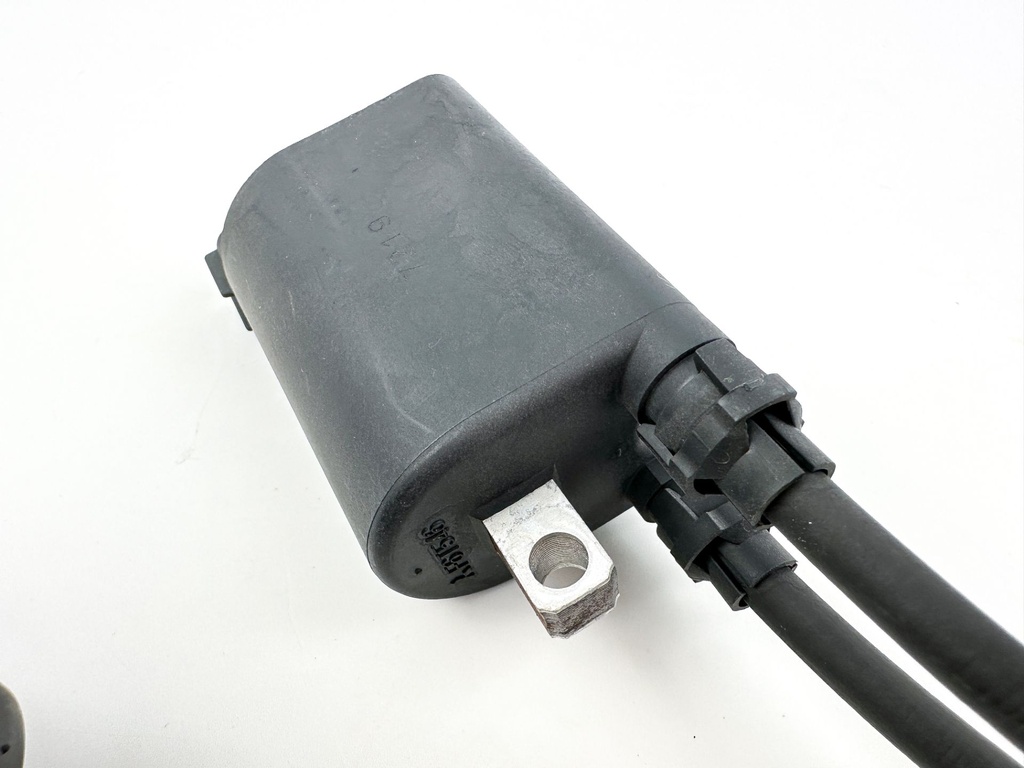 2007 Suzuki 115 HP 4 Stroke Outboard Ignition Coil Set 33410-90J00 OEM