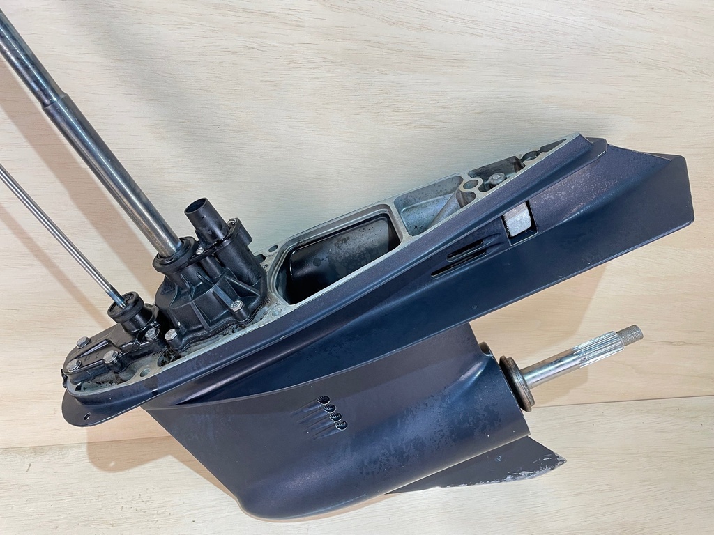 2000 Evinrude Ficht 175HP V6 20" Lower Unit RH Gear Case Assembly