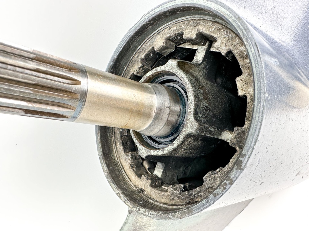 Yamaha 150 175 200 2.6L Outboard 2 Stroke XL Lower Unit Gear Case HPDI OX66 Carb