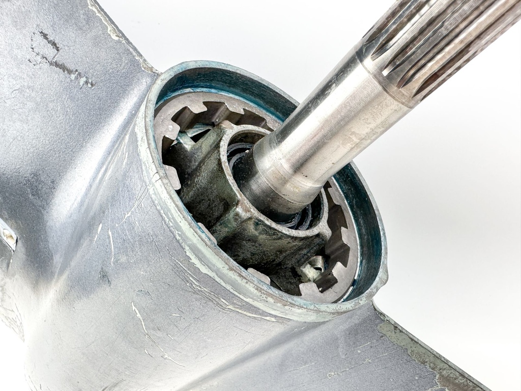 84-2009 Yamaha 115 130 140 HP 2 Stroke Outboard Lower Unit 25" 6E5-45300-27-8D