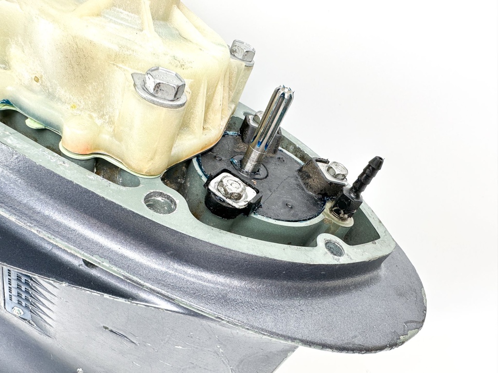 84-2009 Yamaha 115 130 140 HP 2 Stroke Outboard Lower Unit 25" 6E5-45300-27-8D