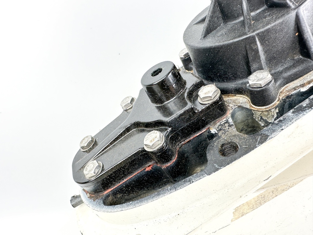 2005 Evinrude 115 HP 2 Stroke Outboard 25" Lower Unit Gear Case 5005547 OEM