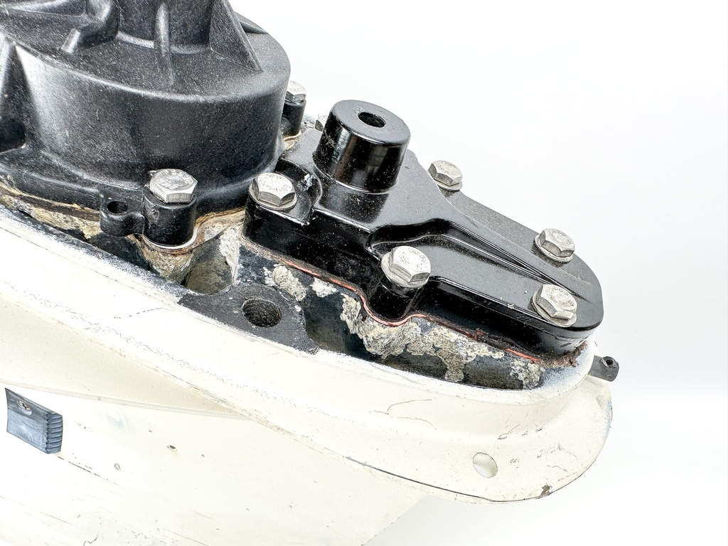 2005 Evinrude 115 HP 2 Stroke Outboard 25" Lower Unit Gear Case 5005547 OEM