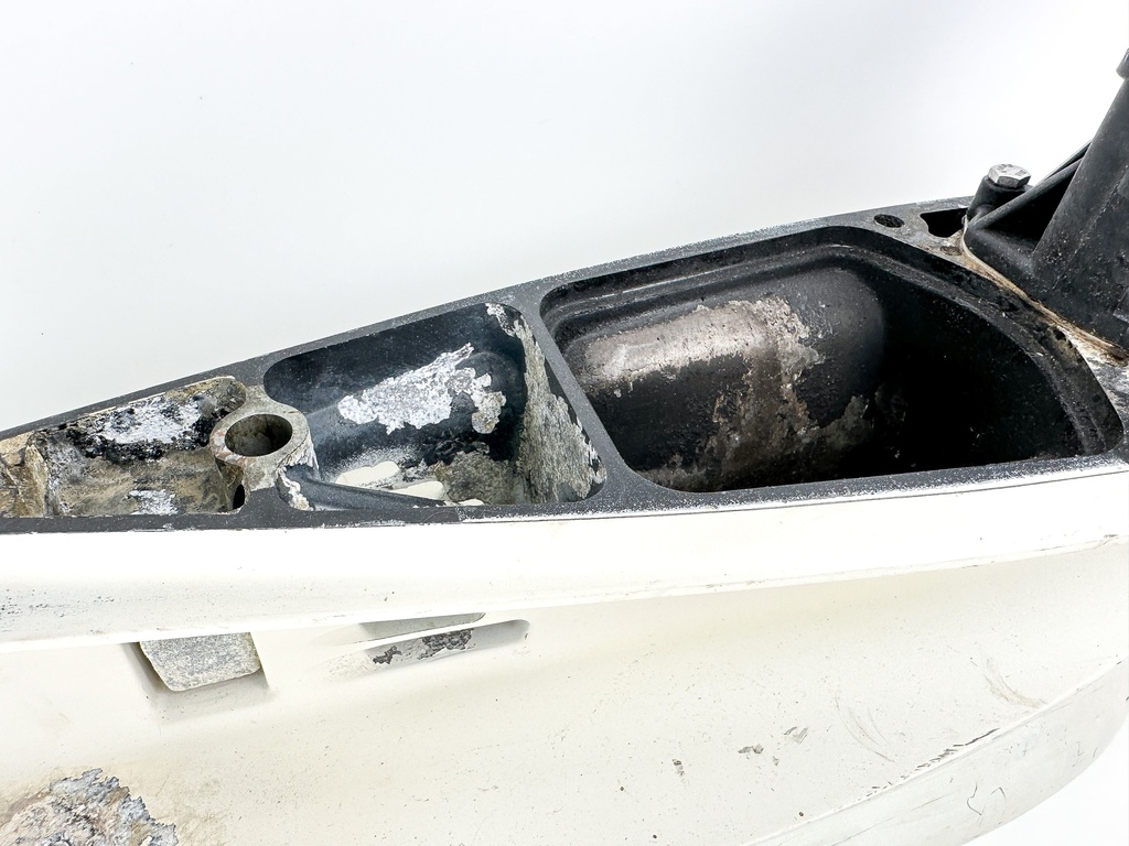 2005 Evinrude 115 HP 2 Stroke Outboard 25" Lower Unit Gear Case 5005547 OEM