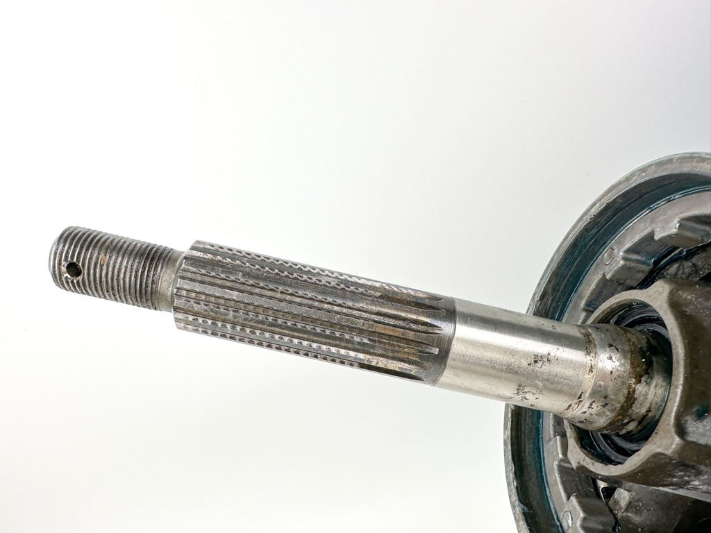 1996-2005 Yamaha 150 175 200 HP 2 Stroke 25" XL Lower Unit Gear Case 64E-45300-21-8D