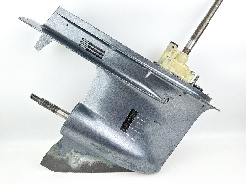 1996-2005 Yamaha 150 175 200 HP 2 Stroke 25" XL Lower Unit Gear Case 64E-45300-21-8D