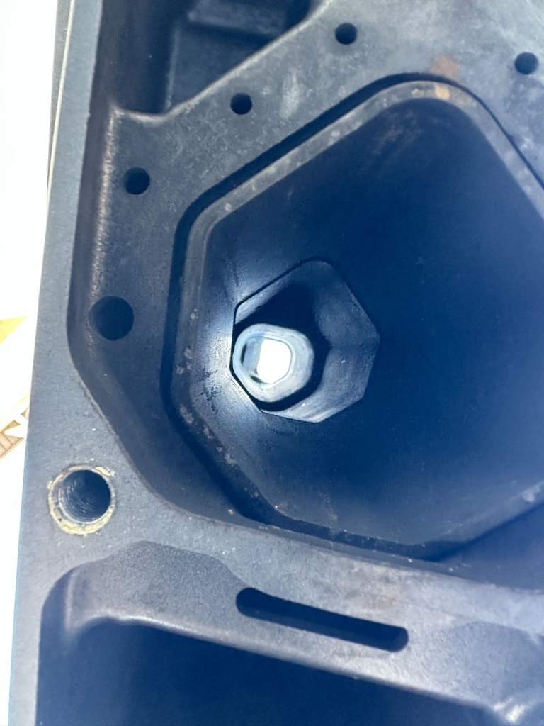 2022 Yamaha 200HP I4 Outboard Midsection & Swivel W/ Steering