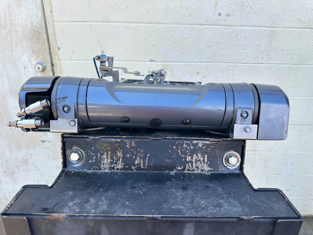 2022 Yamaha 200HP I4 Outboard Midsection & Swivel W/ Steering