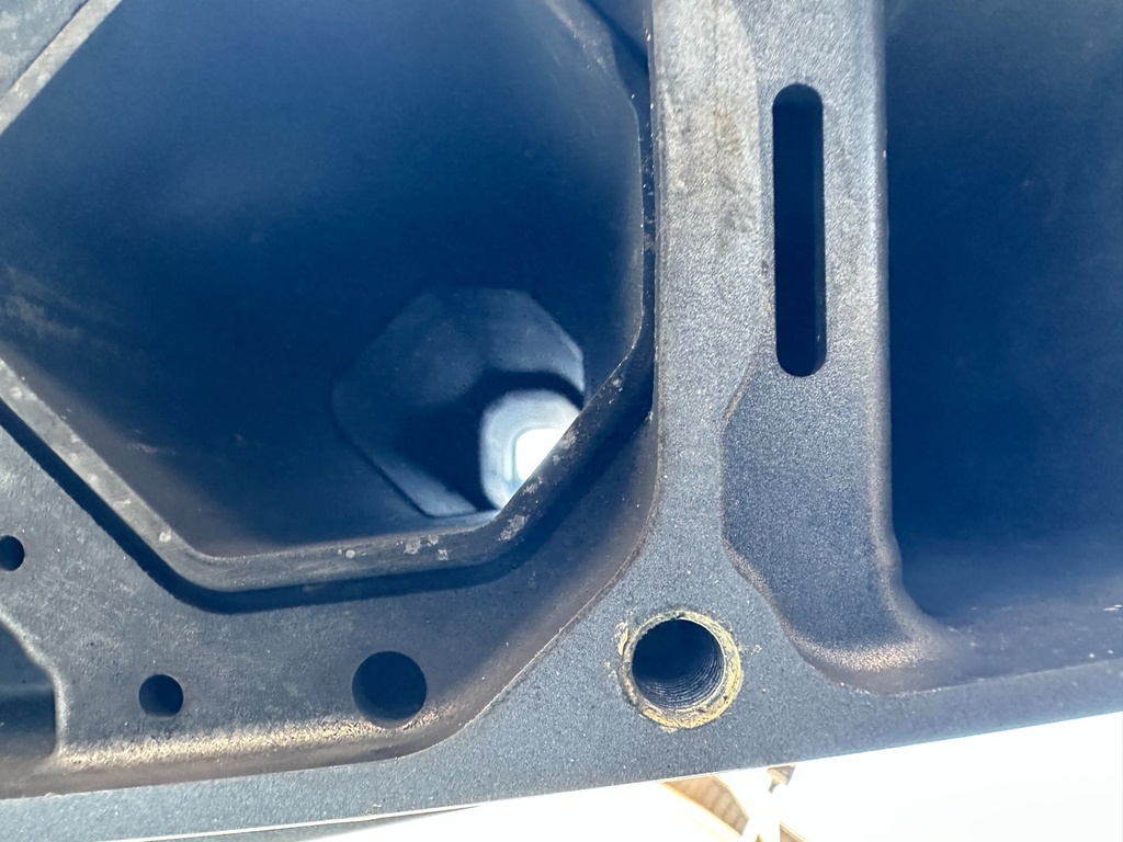 2022 Yamaha 200HP I4 Outboard Midsection & Swivel W/ Steering