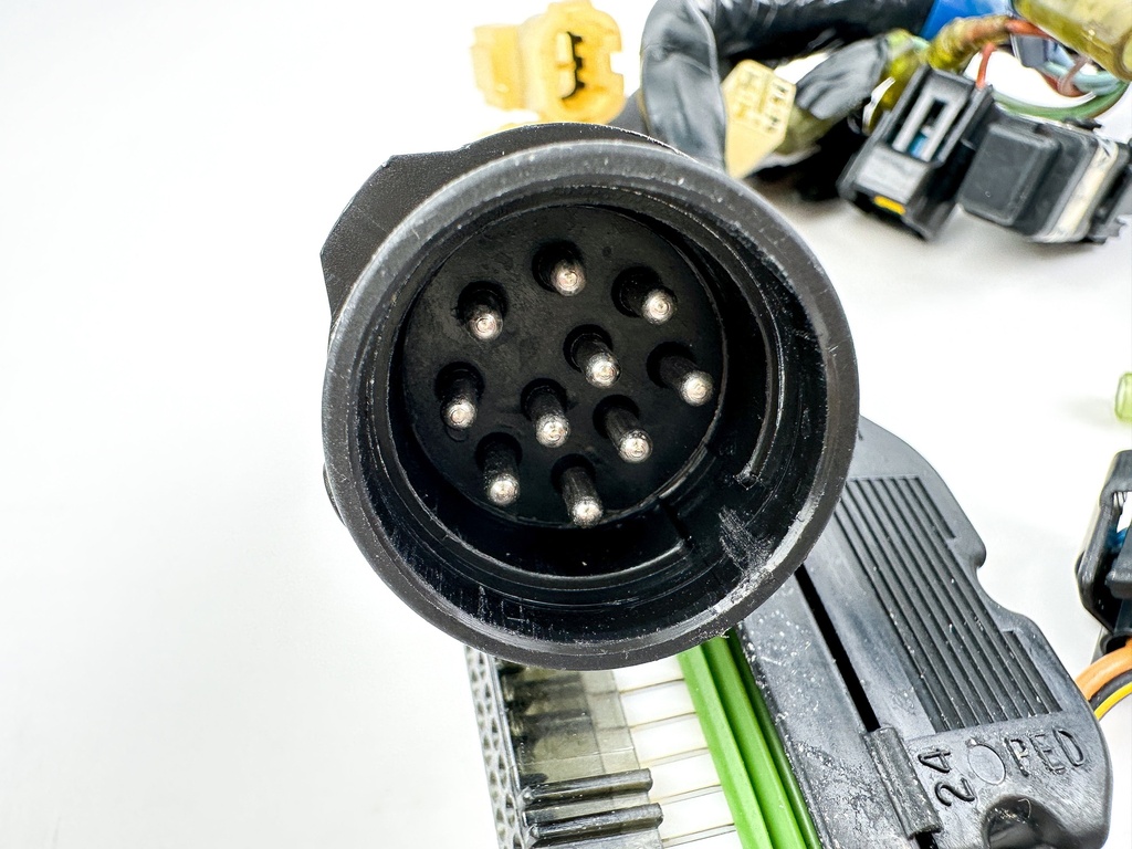 2004 Yamaha 40HP 4 Stroke Outboard Engine Wire Harness Assembly 67C-82590-40-00