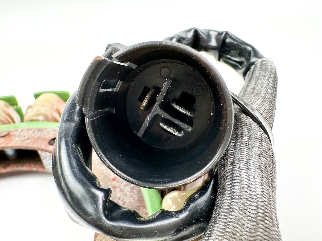 2011 Suzuki 90HP DF90A Outboard 4 Stroke Stator Coil Charging 32120-87L00