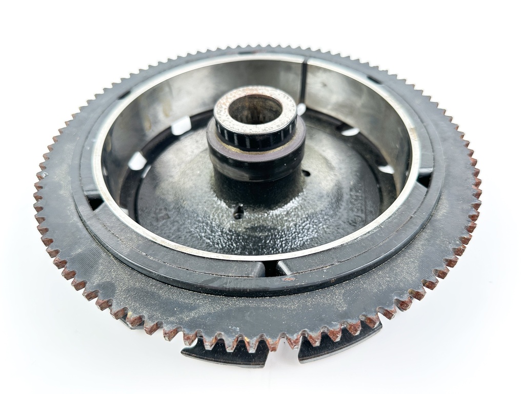 2003 Mercury 150HP Outboard Engine 2 Stroke Flywheel Assembly 828272T67