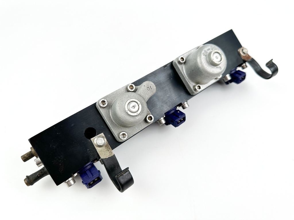 1999 Mercury 150HP 2 Stroke Port Fuel Rail With Injectors 804511