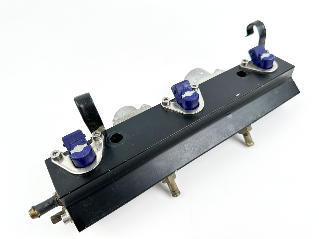 1999 Mercury 150HP 2 Stroke Port Fuel Rail With Injectors 804511