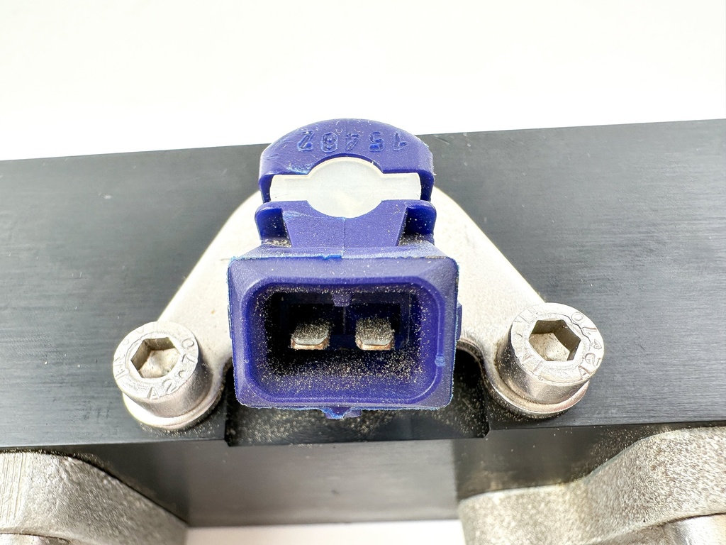 1999 Mercury 150HP 2 Stroke Port Fuel Rail With Injectors 804511